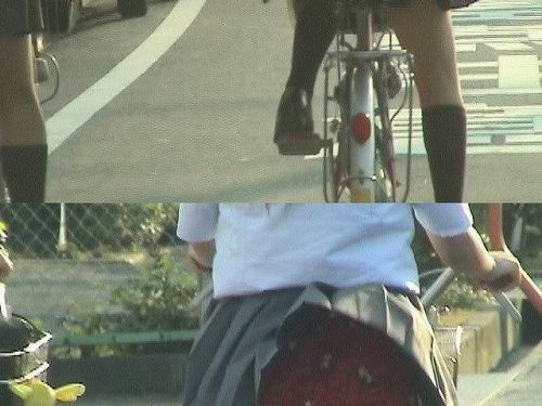 【盗撮画像】JKが自転車に乗ると局部にサドルが当たってるという事実！ 39枚 No.1