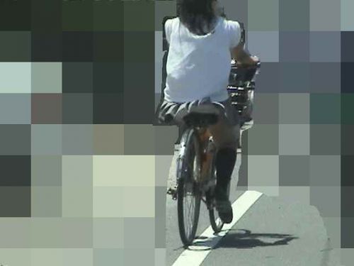 【盗撮】朝から爽やかにパンチラしちゃうJKの自転車通学画像 43枚 No.15