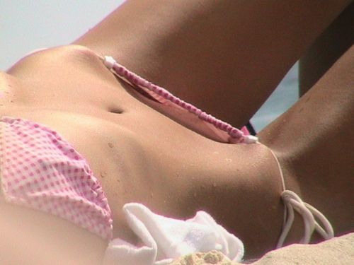 【盗撮画像】全裸なのを忘れてそうなヌーディストビーチの外人女性 38枚 No.6