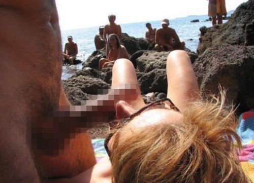 海外のヌーディストビーチで外人さんがセックスしちゃってるエロ画像 35枚 No.5