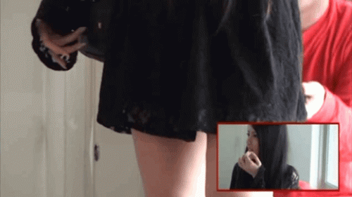 【GIF画像】いきなりスカートめくりをされた女の子の反応面白すぎwww 30枚 No.10
