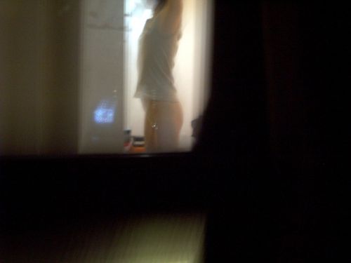 民家のおっぱい・股間丸出しな女の子を窓の外から盗撮したエロ画像 41枚 No.5