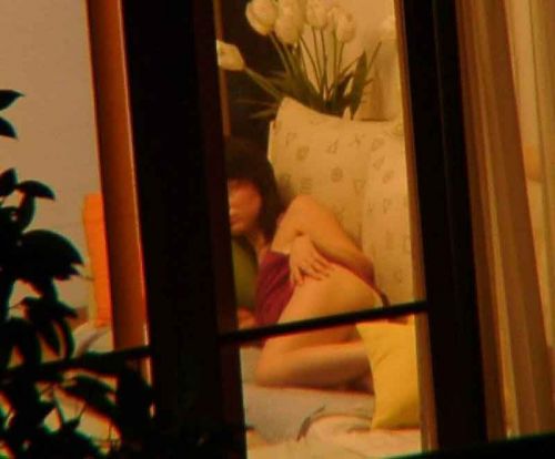 民家のおっぱい・股間丸出しな女の子を窓の外から盗撮したエロ画像 41枚 No.23