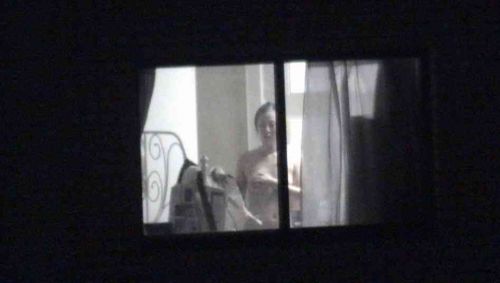 民家のおっぱい・股間丸出しな女の子を窓の外から盗撮したエロ画像 41枚 No.27