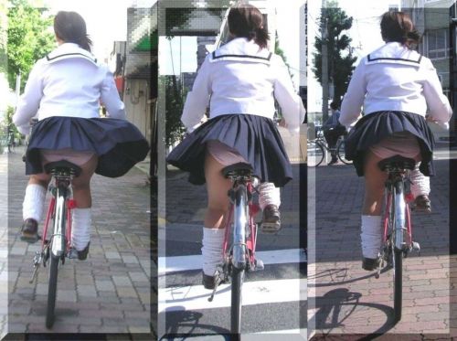 超ミニスカJK達が自転車に乗ったらパンチラが確変状態なエロ画像 38枚 No.28