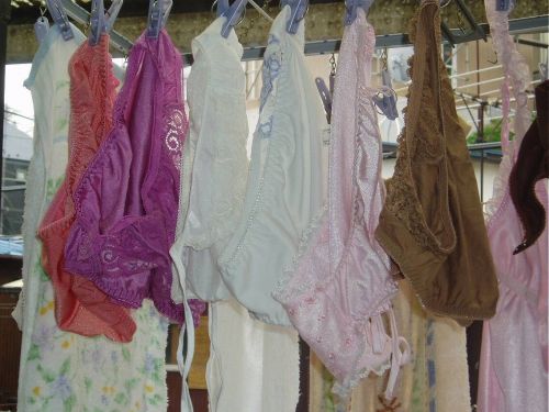 女の子のパンツやブラジャーなどの干した洗濯物の盗撮エロ画像 37枚 No.16