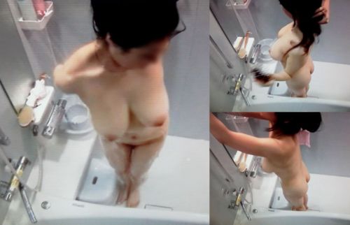 【画像】一般家庭をお風呂に入浴中の女の子をこっそり盗撮したったwww 31枚 No.26