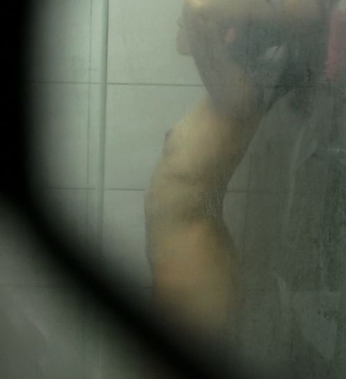 入浴中の素人の体を洗っている素人女性を盗撮したエロ画像 40枚 No.7