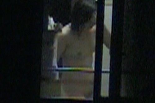 窓から見える全裸お姉さんのおっぱいに注目した盗撮エロ画像 31枚 No.3