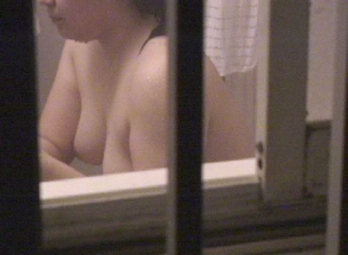 窓から見える全裸お姉さんのおっぱいに注目した盗撮エロ画像 31枚 No.21