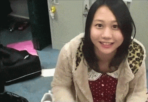 【放送事故GIF画像】アイドルのハプニングパンチラがエロ過ぎwww 39枚 No.21