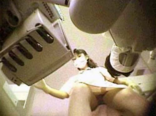 仕事中の歯科衛生士の座りパンチラや逆さ撮り盗撮したエロ画像 32枚 No.10