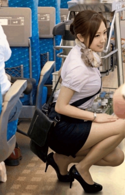 新幹線の制服を着た売り子さん限定で逆さ撮り盗撮したエロ画像 61枚 No.19