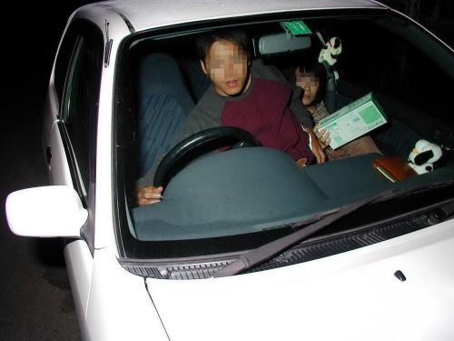 カーセックスで揺れまくる車内のカップルを激写盗撮したエロ画像 37枚 No.36