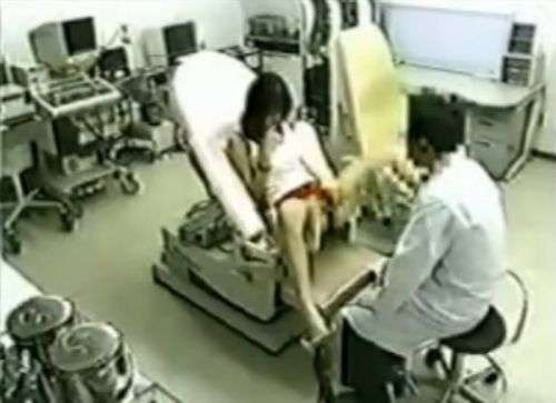 【勃起確定】産婦人科医にオマンコを観察される女の子のエロ画像 32枚 No.24