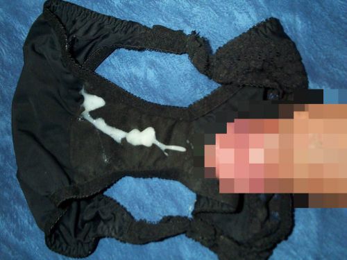 【フェチ】女性のパンティにザーメンをぶっかける下着射精エロ画像 32枚 No.1