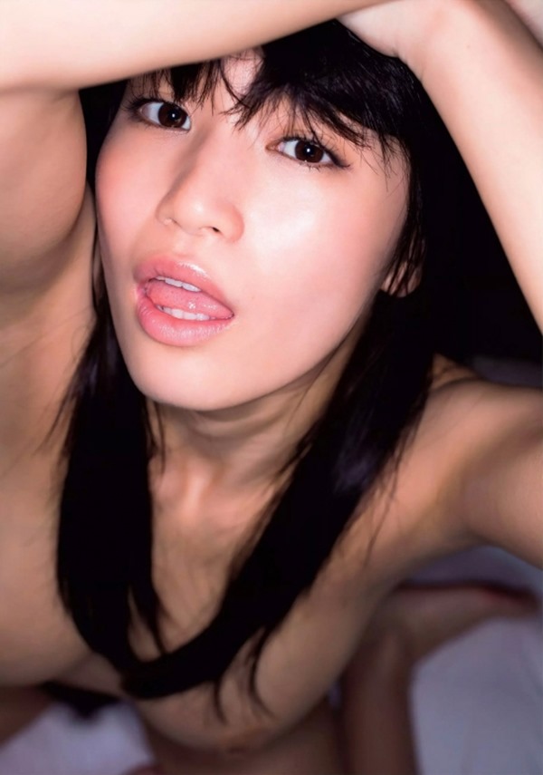 高崎聖子の巨乳おっぱい乳首画像4